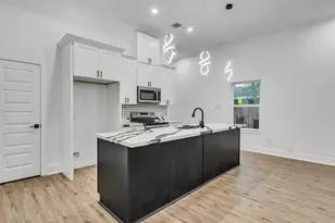 7358 Guadalcanal Rd, Houston, TX 77033 - Photo 10