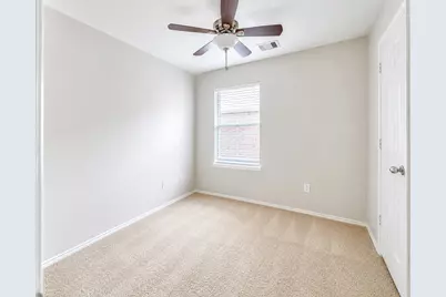 136 Easton Glen Lane, Dickinson, TX 77539 - Photo 10