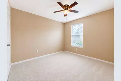 136 Easton Glen Lane, Dickinson, TX 77539 - Photo 8