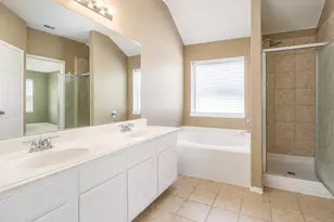 136 Easton Glen Ln, League City, TX 77539 - Photo 8