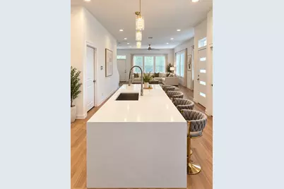 5325 Rue Street, Houston, TX 77033 - Photo 4