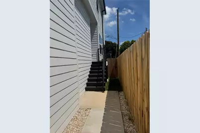5325 Rue Street, Houston, TX 77033 - Photo 2