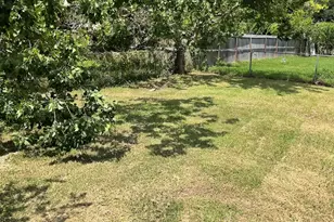 406 Wisteria St, Richwood, TX 77531 - Photo 16