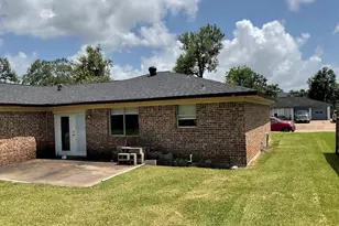406 Wisteria St, Richwood, TX 77531 - Photo 14
