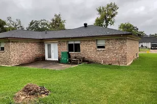 406 Wisteria St, Richwood, TX 77531 - Photo 16