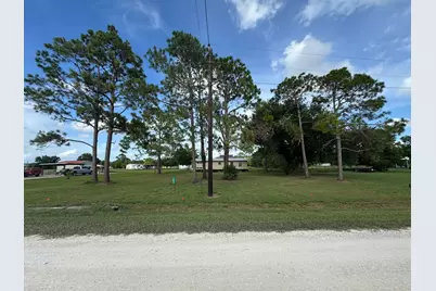 125 Tupelo S, Palacios, TX 77465 - Photo 1