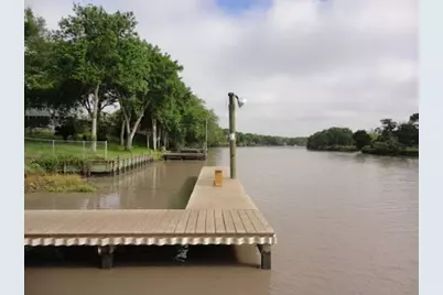 125 Tupelo S, Palacios, TX 77465 - Photo 8