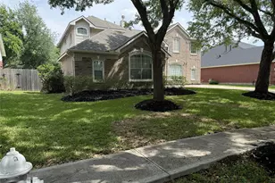 1134 Evandale Ln, Sugar Land, TX 77479 - Photo 2