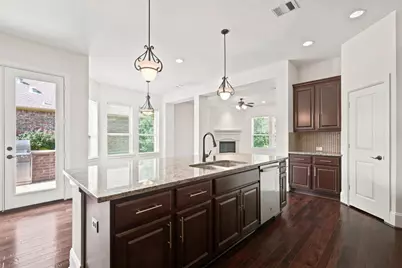 6 Sleeping Colt Place, The Woodlands, TX 77389 - Photo 10