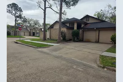 7803 La Rochelle Circle, Houston, TX 77071 - Photo 6