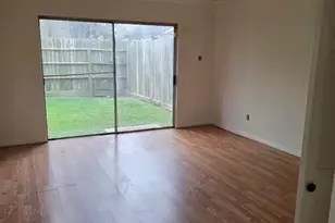 7803 La Rochelle Cir, Houston, TX 77071 - Photo 10