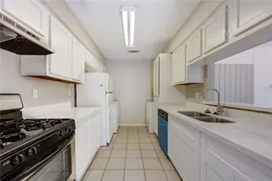 212 Quaker Dr, Friendswood, TX 77546 - Photo 10