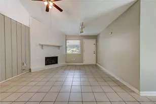 212 Quaker Dr, Friendswood, TX 77546 - Photo 4