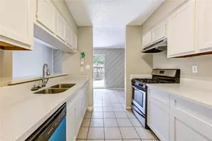 212 Quaker Dr, Friendswood, TX 77546 - Photo 8