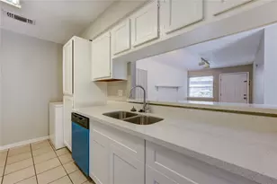 212 Quaker Dr, Friendswood, TX 77546 - Photo 12
