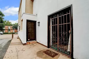 2744 Briarhurst Dr, Houston, TX 77057 - Photo 2