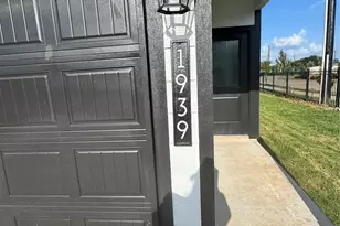 1939 Olivos, Missouri City, TX 77459 - Photo 2