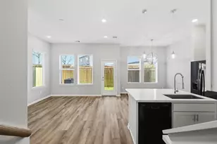 204 Clark Meadows Ln, Houston, TX 77076 - Photo 2