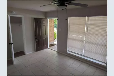 5207 Rue Street, Houston, TX 77033 - Photo 2