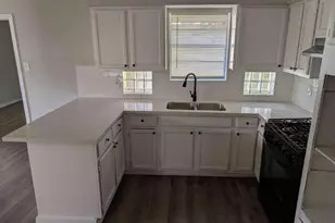5207 Rue St, Houston, TX 77033 - Photo 8