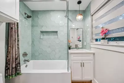 8518 Westview Drive, Houston, TX 77055 - Photo 32