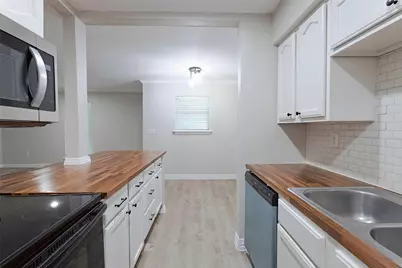 132 Oyster Creek Drive #73, Lake Jackson, TX 77566 - Photo 4