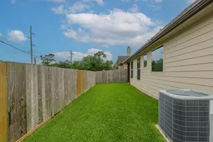 2 Cottage Grove, Beaumont, TX 77713 - Photo 4
