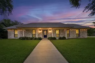 10402 Hazelhurst Dr, Houston, TX 77043 - Photo 2