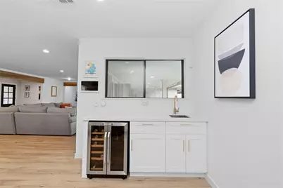 10402 Hazelhurst Drive, Houston, TX 77043 - Photo 20