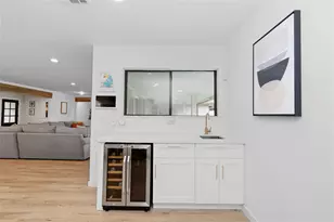 10402 Hazelhurst Dr, Houston, TX 77043 - Photo 20