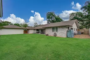 10402 Hazelhurst Dr, Houston, TX 77043 - Photo 42