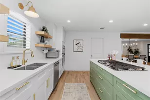 10402 Hazelhurst Dr, Houston, TX 77043 - Photo 18