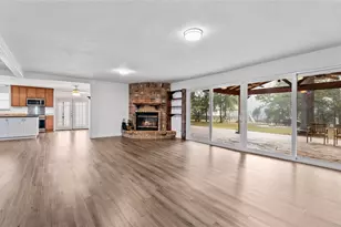 402 Placid Lake Ln, Magnolia, TX 77354 - Photo 6