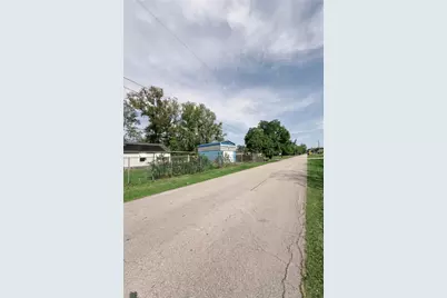 511 S Winfree Street, Dayton, TX 77535 - Photo 22