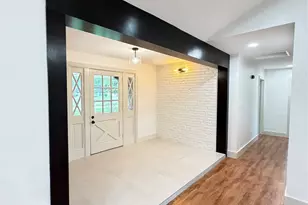7007 Pine Grove Dr, Houston, TX 77092 - Photo 2