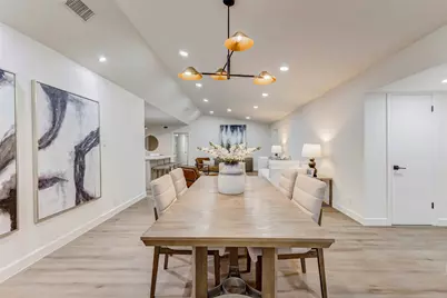 9219 Timberside Drive, Houston, TX 77025 - Photo 8