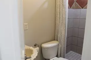 2914 Pitzlin St, Houston, TX 77023 - Photo 10