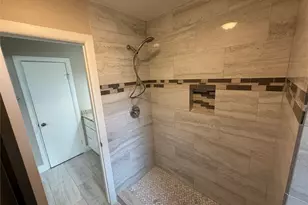 5823 Silver Frst Dr, Houston, TX 77092 - Photo 18
