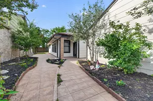 6 Quailwood Dr, Baytown, TX 77521 - Photo 4