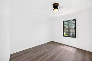 9211 Clearway Dr, Houston, TX 77033 - Photo 22