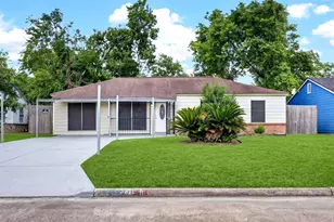 9211 Clearway Dr, Houston, TX 77033 - Photo 2