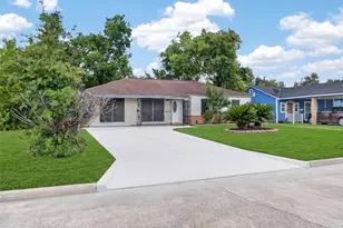 9211 Clearway Dr, Houston, TX 77033 - Photo 4