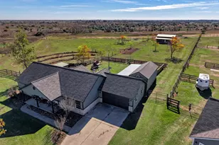 2159 Settlers Ct Dr, Sealy, TX 77474 - Photo 2