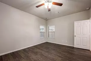 6409 Hollock Meadows Ln, Houston, TX 77048 - Photo 22
