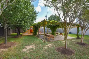 815 Garden Rose Ln, Houston, TX 77018 - Photo 22