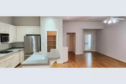 9821 Meredith Elise Court, Houston, TX 77025 - Photo 6