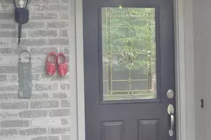 5 W Broken Oak Ct, The Woodlands, TX 77381 - Photo 2