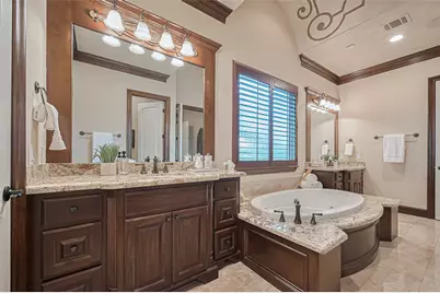 14 Royal King Road, Tomball, TX 77377 - Photo 34