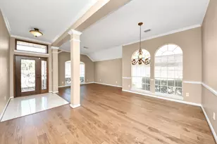 731 Avery Dr, Sugar Land, TX 77479 - Photo 10