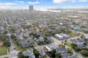 614 11th St, Galveston, TX 77550 - Photo 34